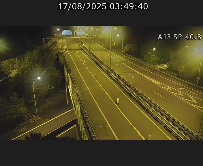 Webcam avec vue sur l'entrée côté allemand du tunnel Markusbierg à Schengen. Vue orientée vers le tunnel et Bettembourg