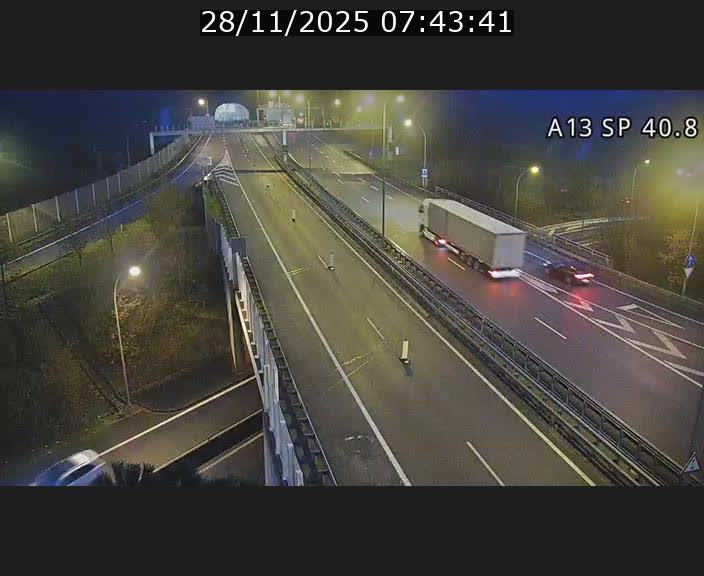 Webcam avec vue sur l'entrée côté allemand du tunnel Markusbierg à Schengen. Vue orientée vers le tunnel et Bettembourg