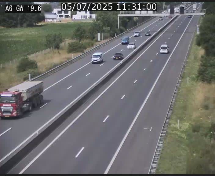 Traffic live webcam Luxembourg - Steinfort - A6 - BK 19.6 - direction Belgique