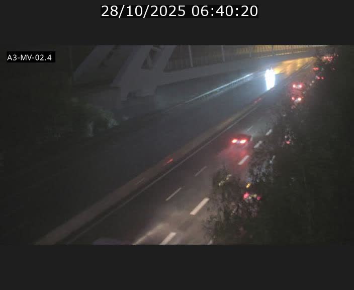 Webcam autoroute de la France (A3) au Luxembourg à Fentange, à proximité de la Croix de Gasperich. Vue orientée vers la Cloche d'Or