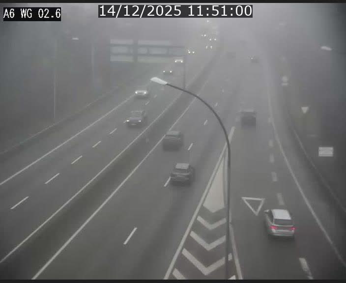 Traffic live webcam Luxembourg Croix de Cessange - A6 - BK 2.6 - direction France/Allemagne
