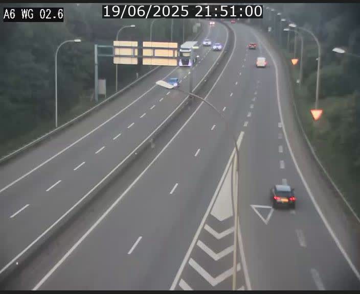 Traffic live webcam Luxembourg Croix de Cessange - A6 - BK 2.6 - direction France/Allemagne