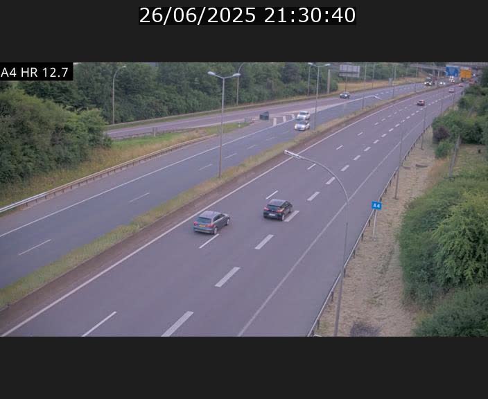 Traffic live webcam Luxembourg Esch sur Alzette - A4 - BK 12.7 - direction Esch-Belval