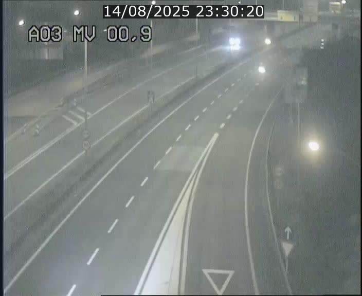 Traffic live webcam Luxembourg Croix de Gasperich - A3 - BK 0.4 - direction Luxembourg