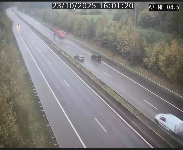 Caméra autoroute Luxembourg A7 - Passage à gibier Rëngelbour - direction Tunnel Grouft