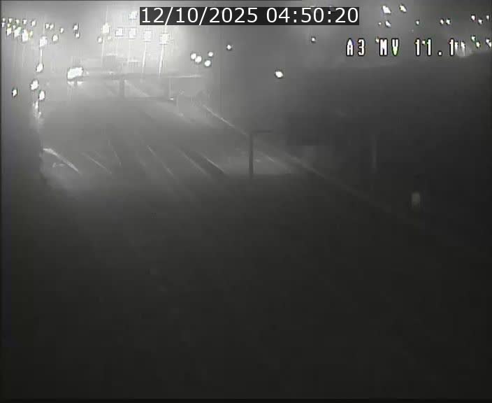 Traffic live webcam Luxembourg Croix de Bettembourg A3 - BK 11.1 - direction Luxembourg-ville