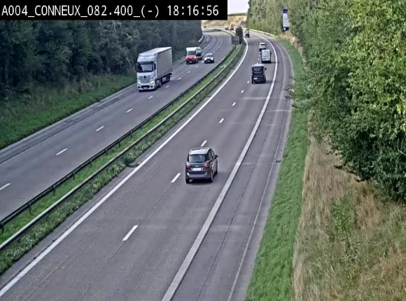 Webcam sur l'E411 avant les sorties 20 menant à Ciney, Dinant et Achêne. Vue orientée vers Namur