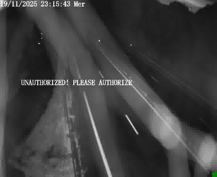 Webcam sur la D910 située dans la Côte des 4 vents. Vue orientée vers le bas, vers Saint-Avold.