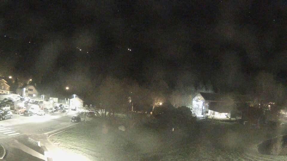 Webcam au niveau de la mairie du village du Bourg d'Oisans, aux pieds de l'Alpe d'Huez et aux portes du parc des Écrins