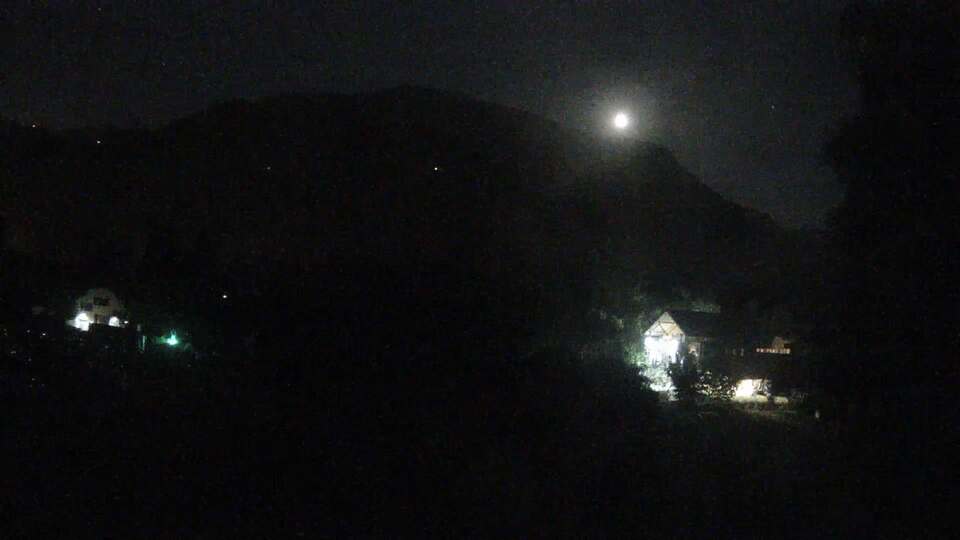Webcam au niveau de la mairie du village du Bourg d'Oisans, aux pieds de l'Alpe d'Huez et aux portes du parc des Écrins