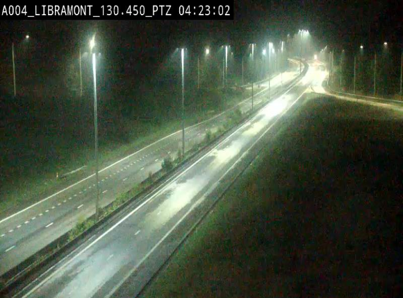 Webcam E411 à hauteur de la sortie 25 de Libramont menant vers Bouillon, Sedan et Reims via la N89. Vue orientée vers Bruxelles