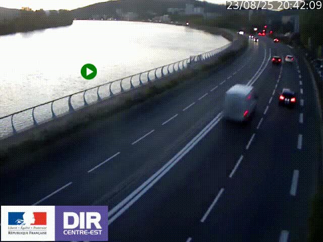 Webcam sur le quai Parjot à Vienne, aux Portes de Lyon, sur la Nationale 7, à la jonction avec le boulevard du Rhône-nord (D1407), caméra orientée vers Lyon