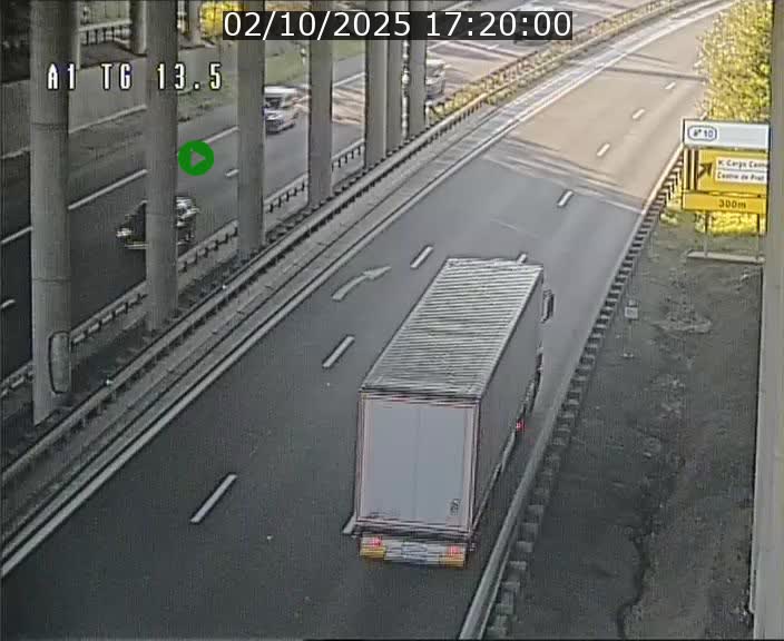 Traffic live webcam Luxembourg Senningen - A1 direction Luxembourg - BK 13.5