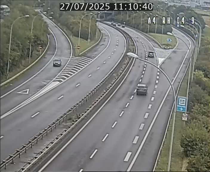 Traffic live webcam Luxembourg Leudelange - A4 - BK 4.9 - direction Luxembourg