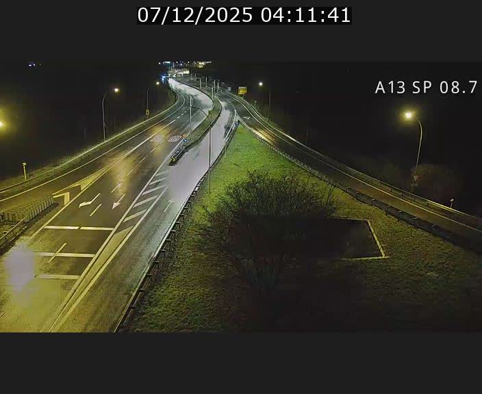 Traffic live webcam Luxembourg Jonction Lankelz - A13 direction Pétange - BK 8.7