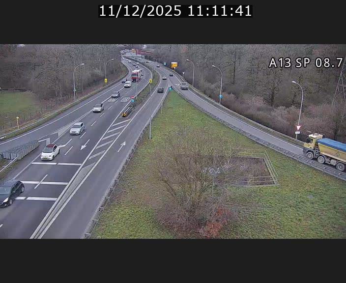Traffic live webcam Luxembourg Jonction Lankelz - A13 direction Pétange - BK 8.7 