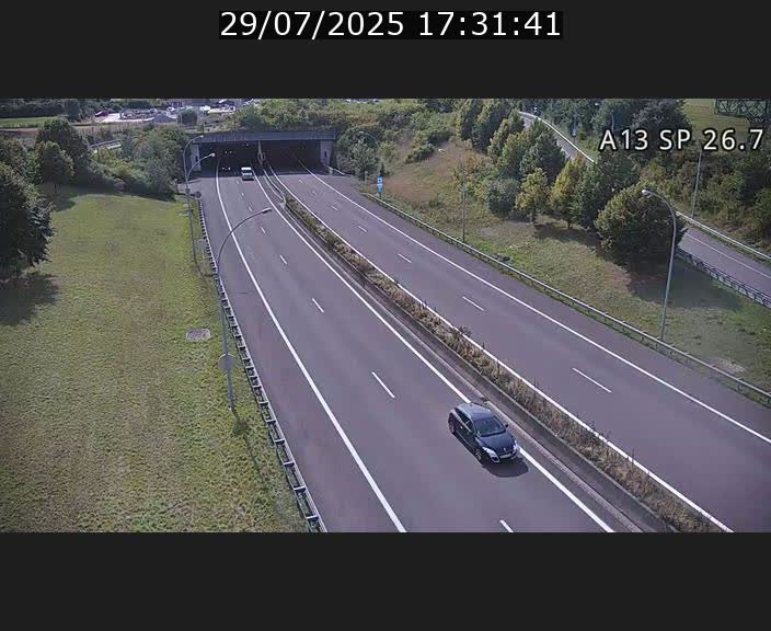 Traffic live webcam Luxembourg Frisange - A13 direction Luxembourg-ville - BK 26.7