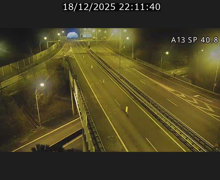 Webcam avec vue sur l'entrée côté allemand du tunnel Markusbierg à Schengen. Vue orientée vers le tunnel et Bettembourg
