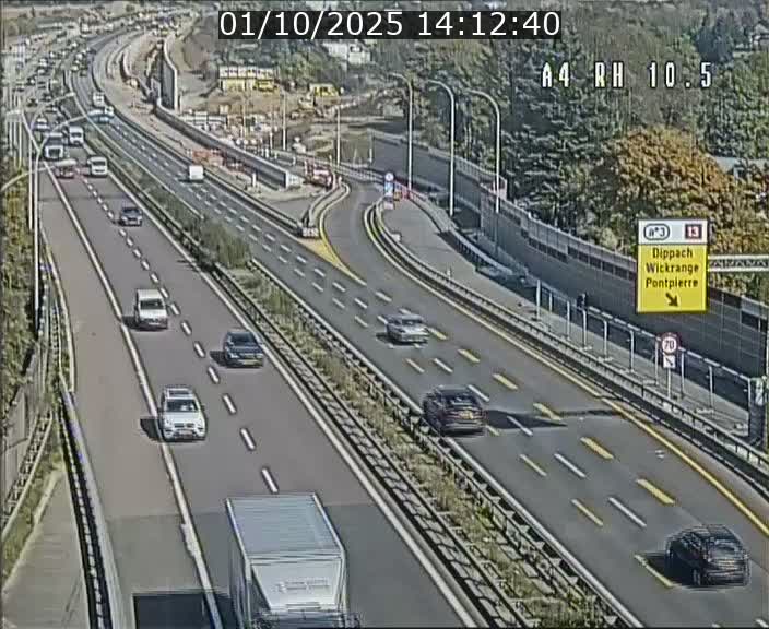 Traffic live webcam Luxembourg Pontpierre - A4 - BK 10.5 - direction Luxembourg