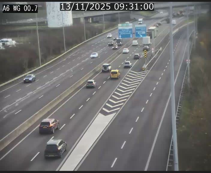 Traffic live webcam Luxembourg Croix de Cessange - A6 - BK 0.7 - direction A3 France