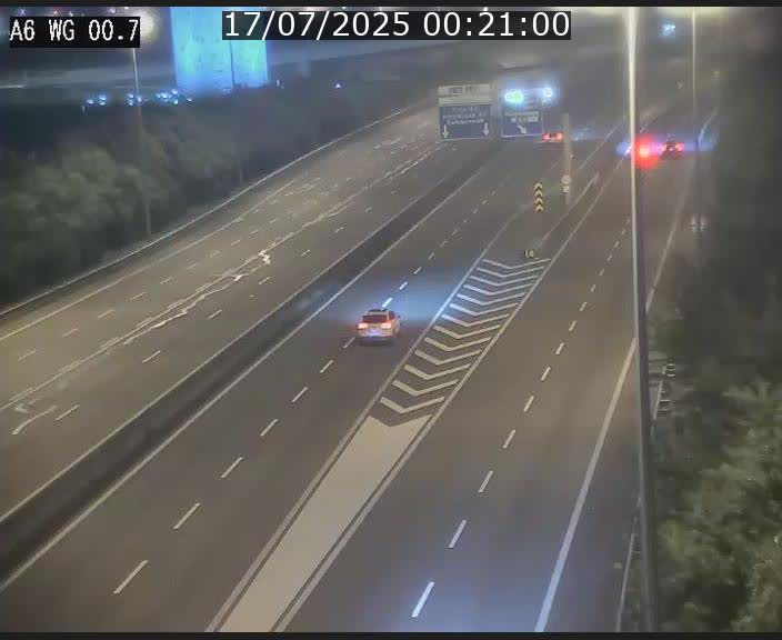 Traffic live webcam Luxembourg Croix de Cessange - A6 - BK 0.7 - direction A3 France