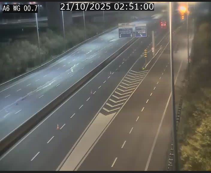 Traffic live webcam Luxembourg Croix de Cessange - A6 - BK 0.7 - direction A3 France