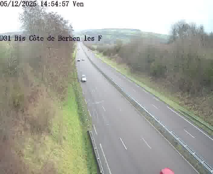 Webcam de surveillance sur D31bis (France) à Behren-lès-Forbach, cadrée vers Sarreguemines, proposant une information routière utile aux déplacements quotidiens.