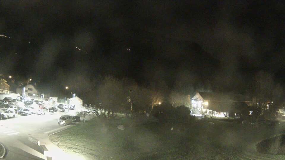 Webcam au niveau de la mairie du village du Bourg d'Oisans, aux pieds de l'Alpe d'Huez et aux portes du parc des Écrins