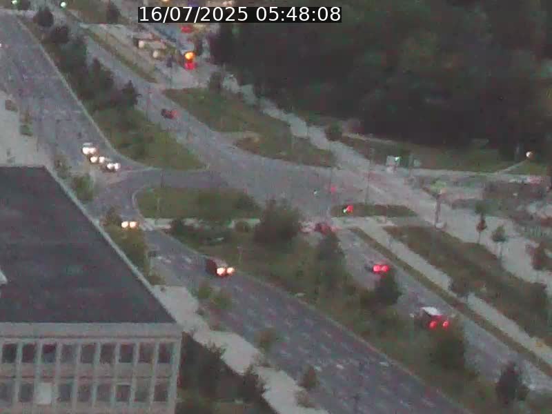 Webcam sur l'avenue John Fitzgerald Kennedy (N51) avec vue sur le Pont rouge (Pont Grande Duchesse Charlotte), l'arrêt Pfaffenthal et l'entrée du quartier Kirchberg
