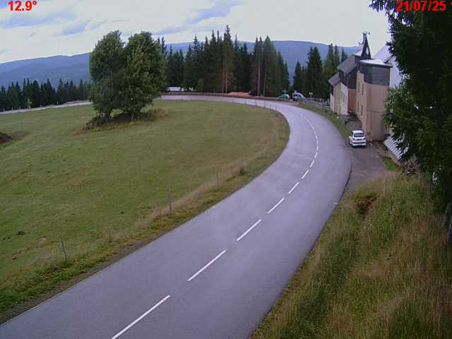 Webcam en haut du col du Ballon d'Alsace sur la D465 à 1075 mètres d'altitude dans les Vosges