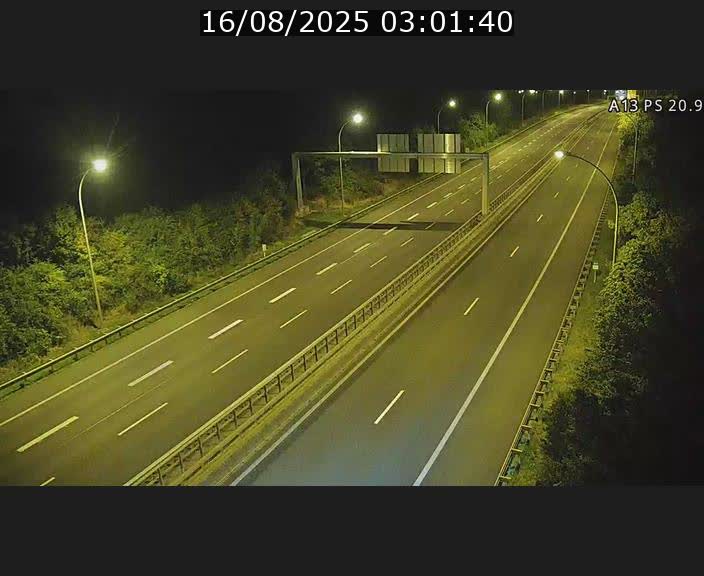 Traffic live webcam Luxembourg Croix de Bettembourg, rond-point d'Hellange - A13 direction Allemagne - BK 20.9