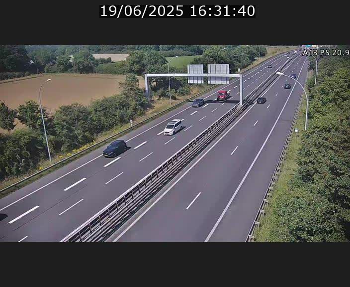 Traffic live webcam Luxembourg Croix de Bettembourg, rond-point d'Hellange - A13 direction Allemagne - BK 20.9
