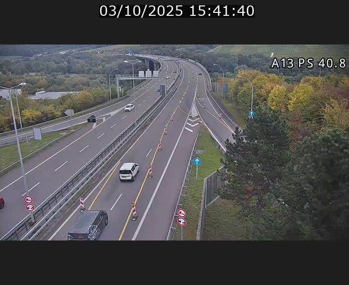 Webcam autoroute A13 à la sortie est du tunnel Markusbierg à Schengen. Vue sur le pont de la Moselle, vers l'Allemagne