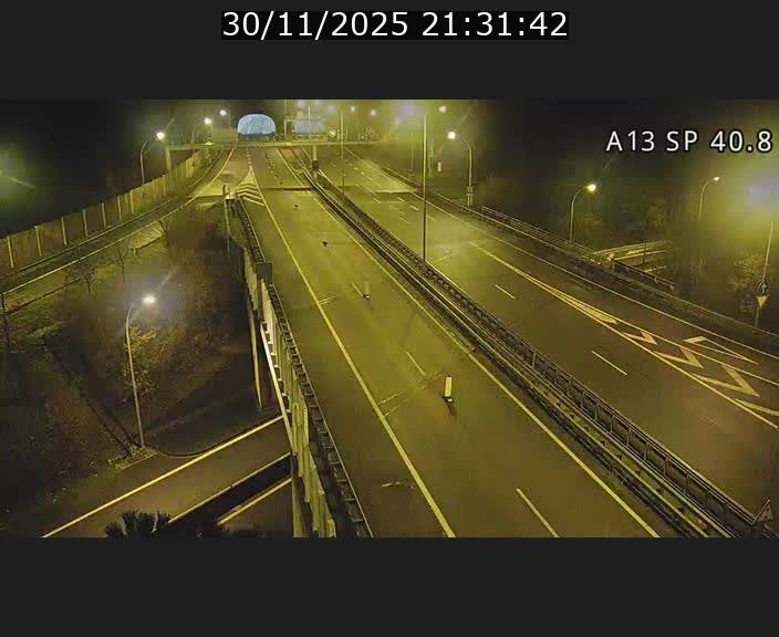 Webcam avec vue sur l'entrée côté allemand du tunnel Markusbierg à Schengen. Vue orientée vers le tunnel et Bettembourg