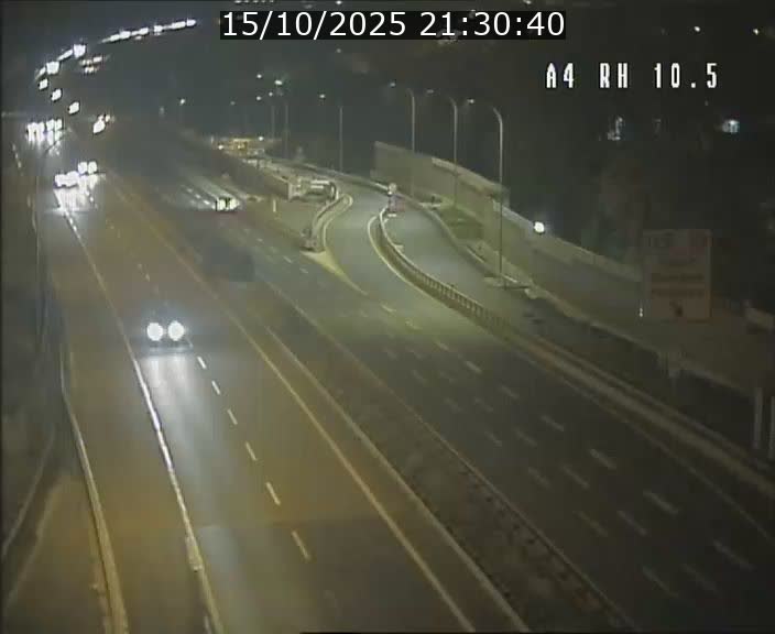 Traffic live webcam Luxembourg Pontpierre - A4 - BK 10.5 - direction Luxembourg