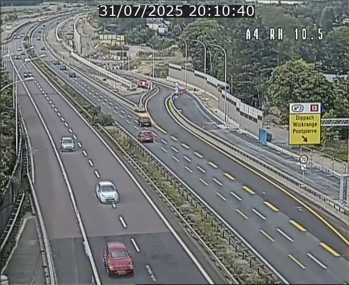 Traffic live webcam Luxembourg Pontpierre - A4 - BK 10.5 - direction Luxembourg