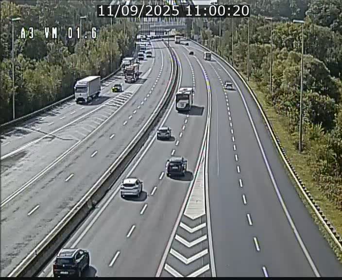 Traffic live webcam Luxembourg - Croix de Gasperich - A3 - BK 1.6 - direction France/Aire de Berchem