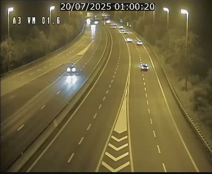 Traffic live webcam Luxembourg - Croix de Gasperich - A3 - BK 1.6 - direction France/Aire de Berchem