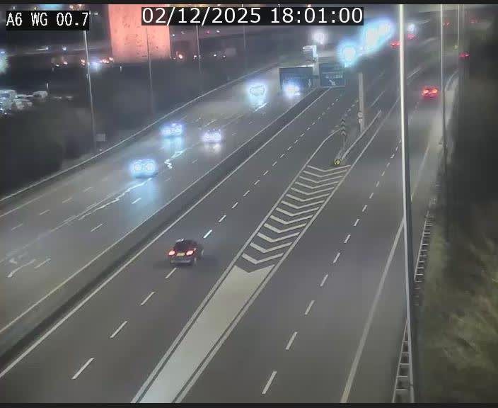 Traffic live webcam Luxembourg Croix de Cessange - A6 - BK 0.7 - direction A3 France