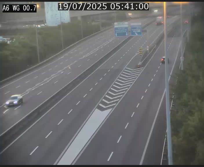 Traffic live webcam Luxembourg Croix de Cessange - A6 - BK 0.7 - direction A3 France