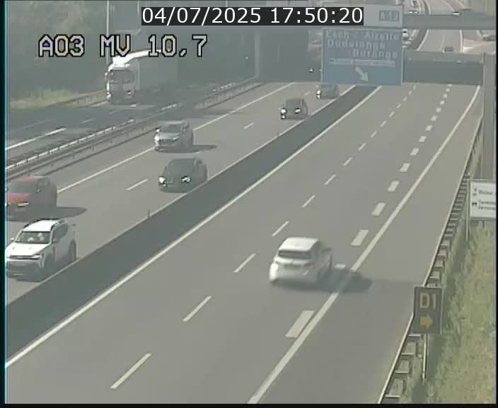 Traffic live webcam Luxembourg Croix de Bettembourg - A3 - BK 10.7 - direction France