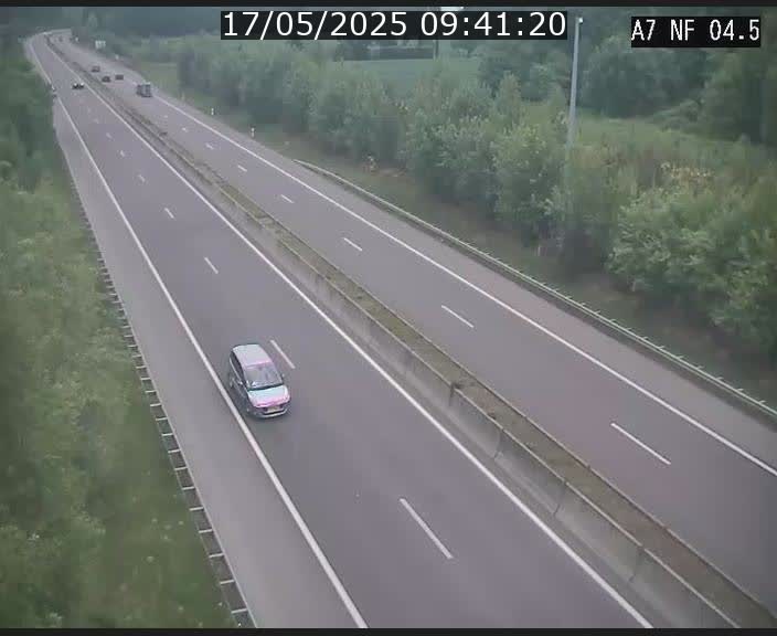 Caméra autoroute Luxembourg A7 - Passage à gibier Rëngelbour - direction Tunnel Grouft