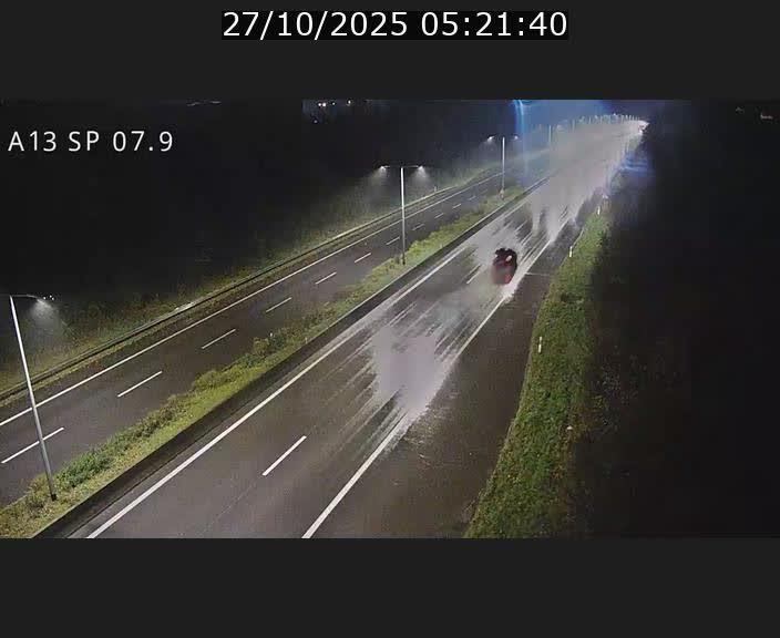 Traffic live webcam Luxembourg Jonction Lankelz - A13 direction Pétange - BK 7.9