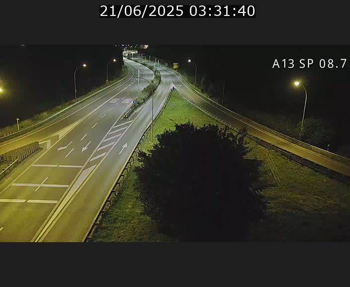Traffic live webcam Luxembourg Jonction Lankelz - A13 direction Pétange - BK 8.7 