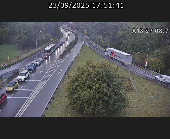 Traffic live webcam Luxembourg Jonction Lankelz - A13 direction Pétange - BK 8.7 