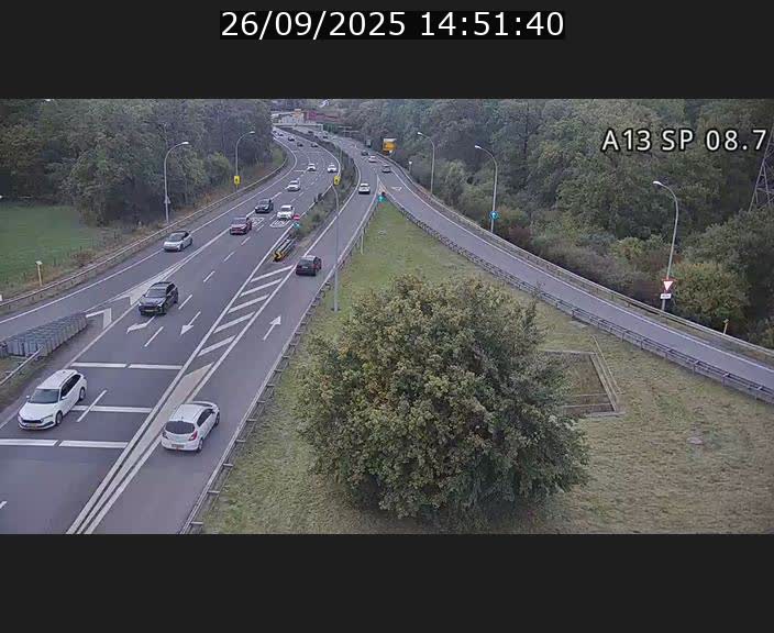 Traffic live webcam Luxembourg Jonction Lankelz - A13 direction Pétange - BK 8.7 