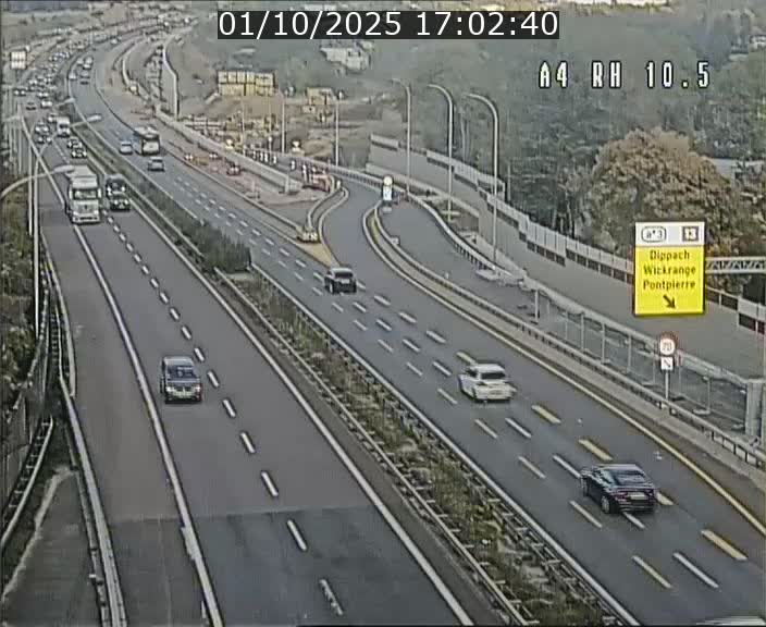 Traffic live webcam Luxembourg Pontpierre - A4 - BK 10.5 - direction Luxembourg