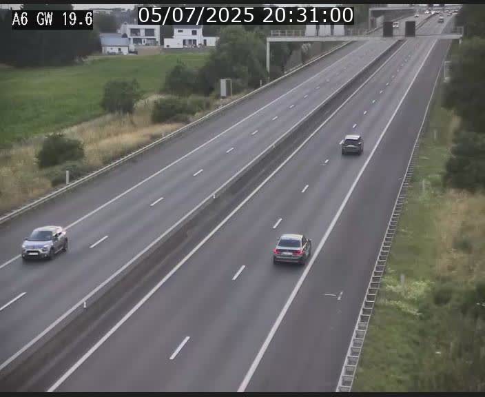Traffic live webcam Luxembourg - Steinfort - A6 - BK 19.6 - direction Belgique