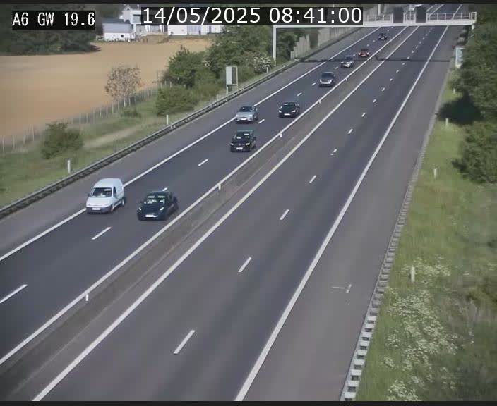 Traffic live webcam Luxembourg - Steinfort - A6 - BK 19.6 - direction Belgique