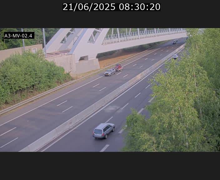 Webcam autoroute de la France (A3) au Luxembourg à Fentange, à proximité de la Croix de Gasperich. Vue orientée vers la Cloche d'Or